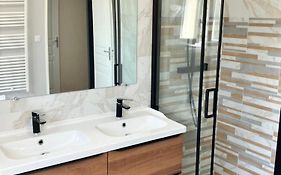 Chambre Dans Une Maison En Colocation Proche Paris Et Disney Room In Shared House